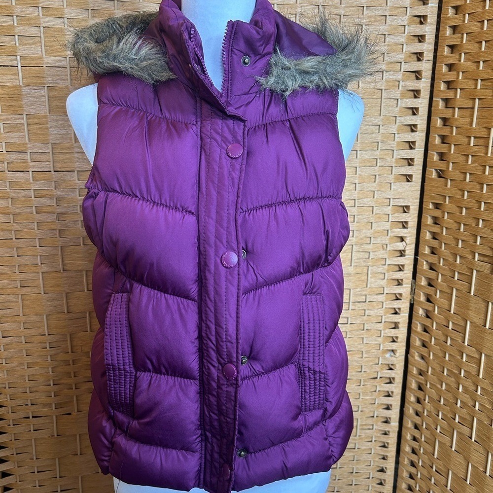 Size L Women's Arizona Jean Co.quilted PUFFER VEST WITH FAUX FUR HOOD!